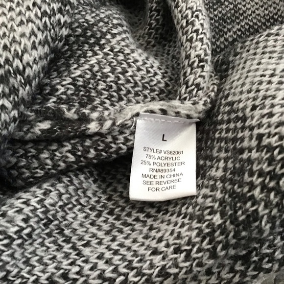 ADRIENNE VITTADINI
Long Sleeve Cardigan with Fringe Trim and Patch Pockets Large - Picture 9 of 9